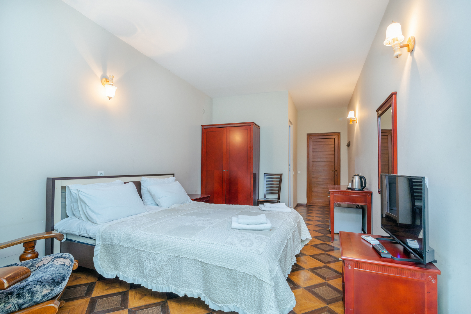 ორადგილიანი ნომერი ლუქსი